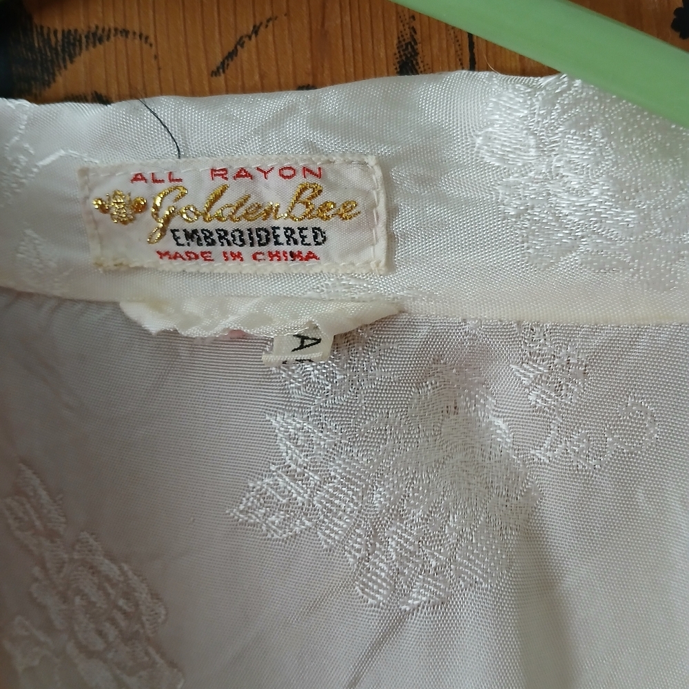 Vintage Rayon Golden Bee Embroidered Robe - Picture 4 of 14